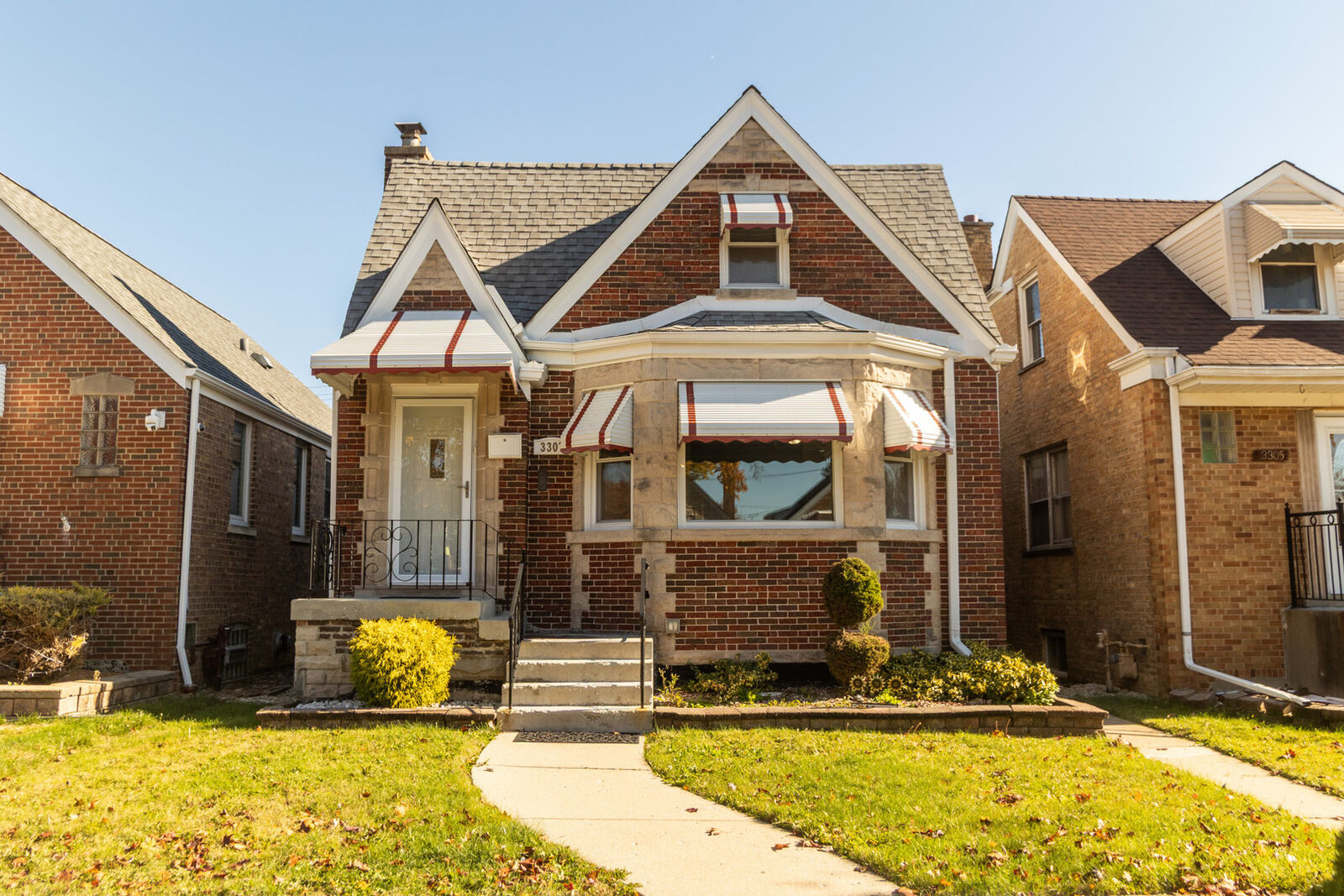 Property Photo:  3307 N Nottingham Avenue  IL 60634 