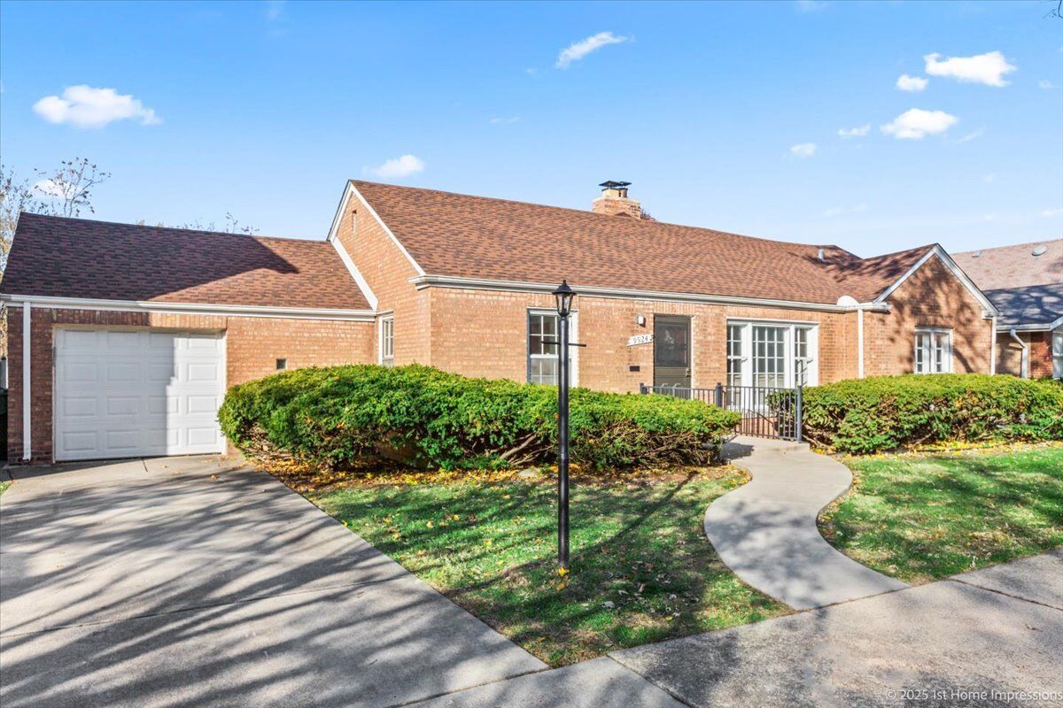 Property Photo:  9524 S Francisco Avenue  IL 60805 