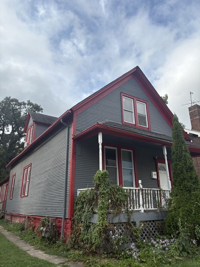 Property Photo:  72 W 19th Street  IL 60411 