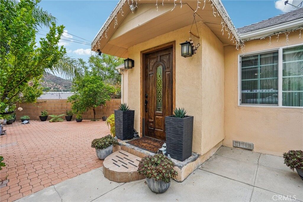 Property Photo: 10141 McClemont Avenue CA 91042