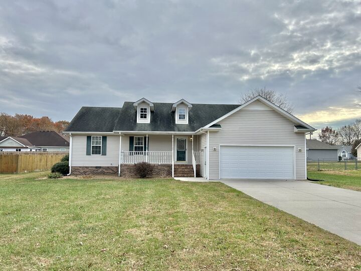 Property Photo: 355 W Doak Rd TN 37355