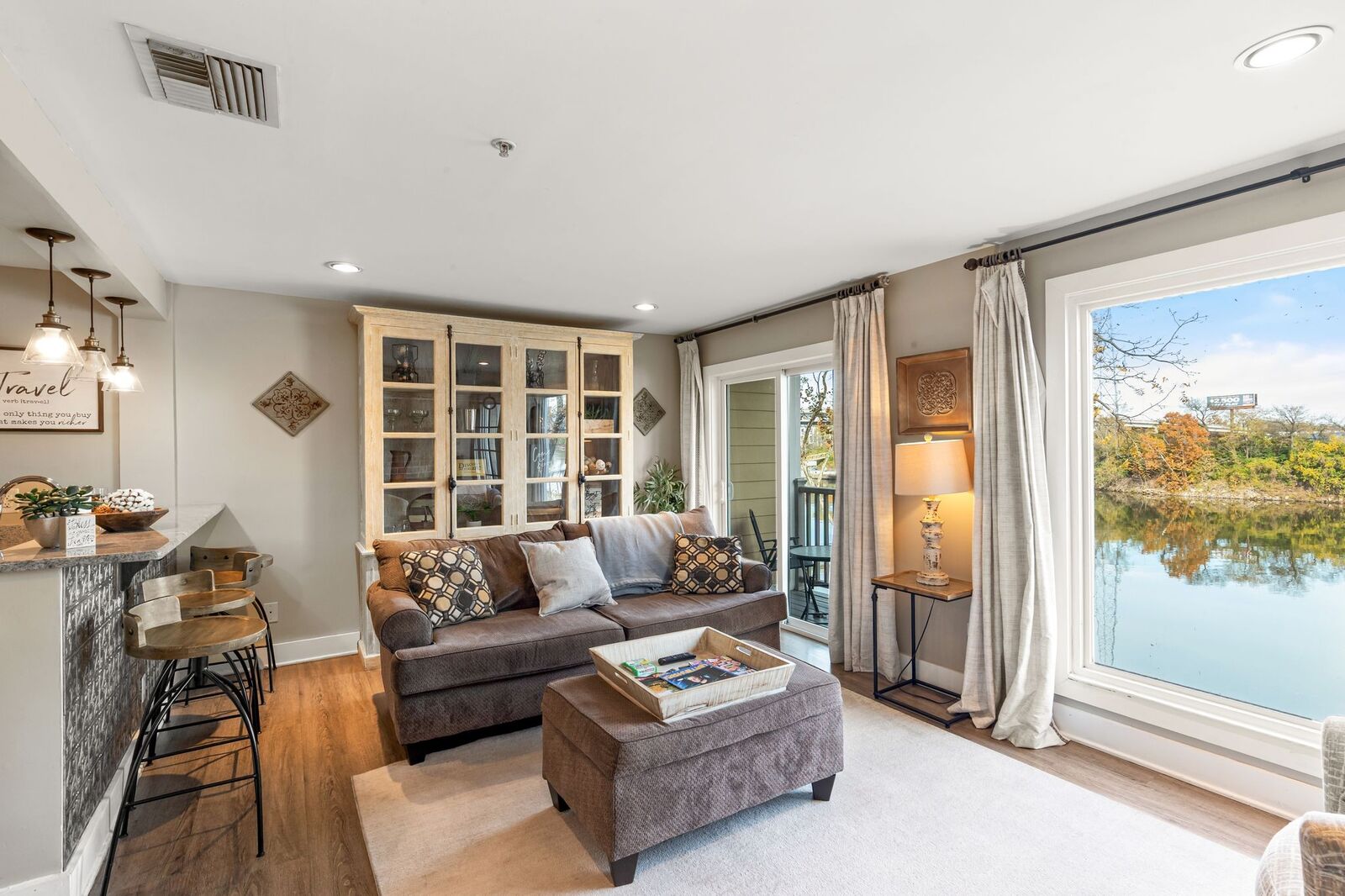 Property Photo:  940 1st Ave N  TN 37201 