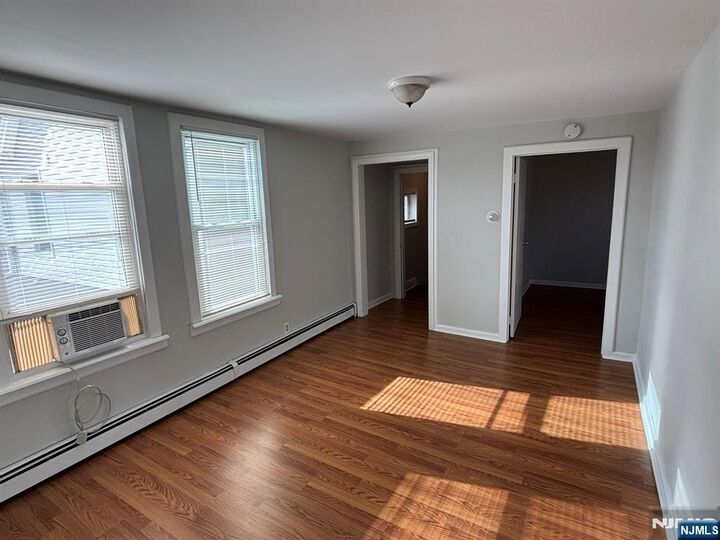 Property Photo:  260 Devon Street 2  NJ 07032 