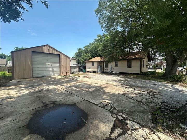 Property Photo:  700 Orion Avenue  LA 70005 