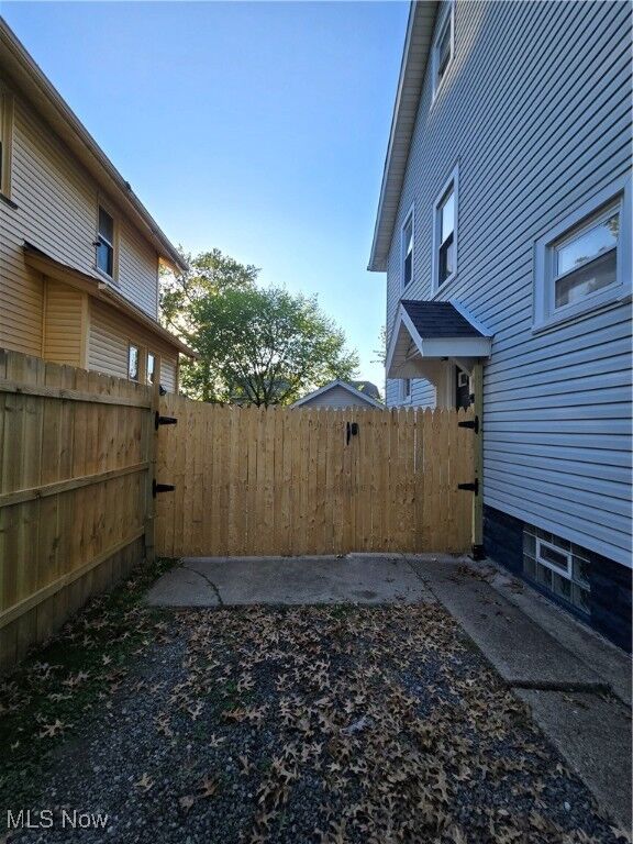 Property Photo:  1222 Willard Avenue SE  OH 44484 