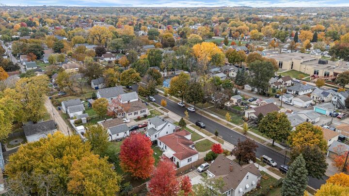 Property Photo: 32 Jessamine Avenue E MN 55117