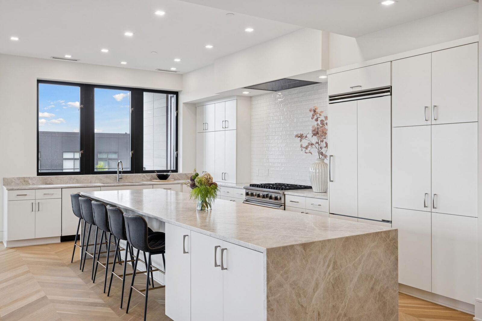 Property Photo:  3041 Holmes Avenue S 501  MN 55408 