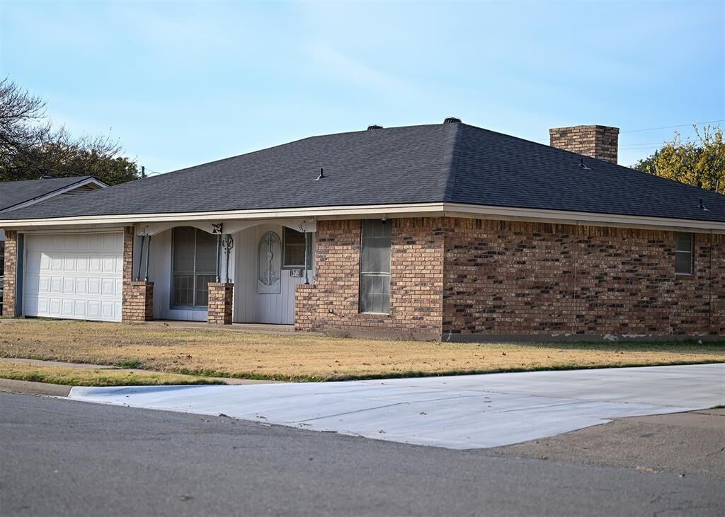 Property Photo: 4715 Reginald Drive TX 76308