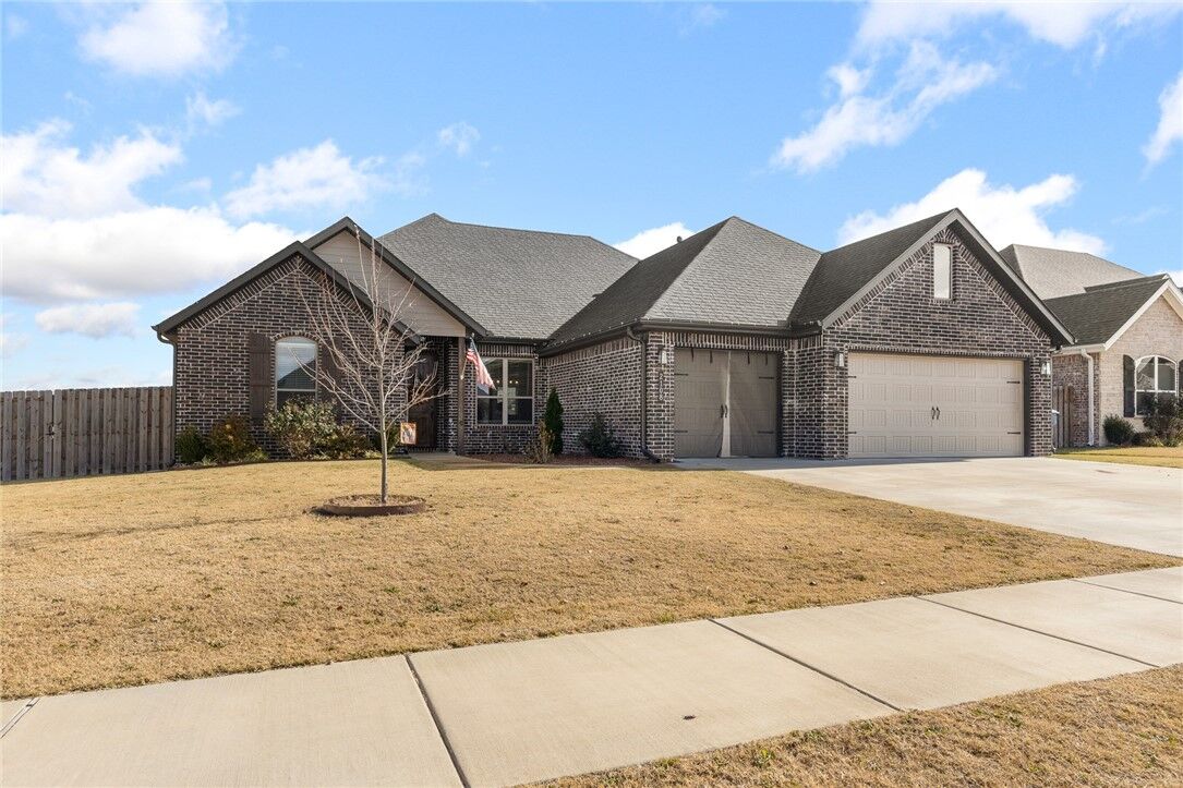 Property Photo: 2108 W Abbott Lane AR 72751