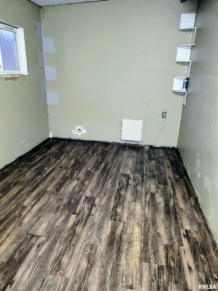 Property Photo:  722 Monroe Street  IL 61443 