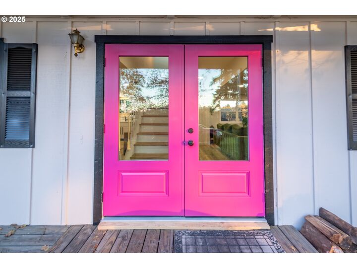 Property Photo: 31095 SW 5th St OR 97355