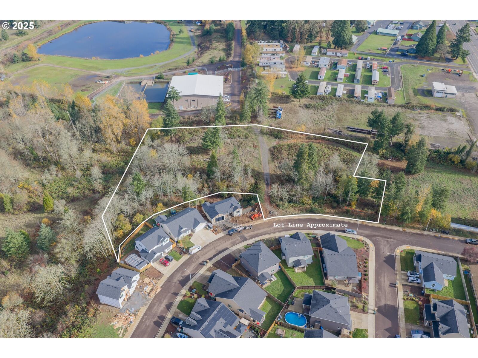 Property Photo: 1401 45th Ave OR 97386