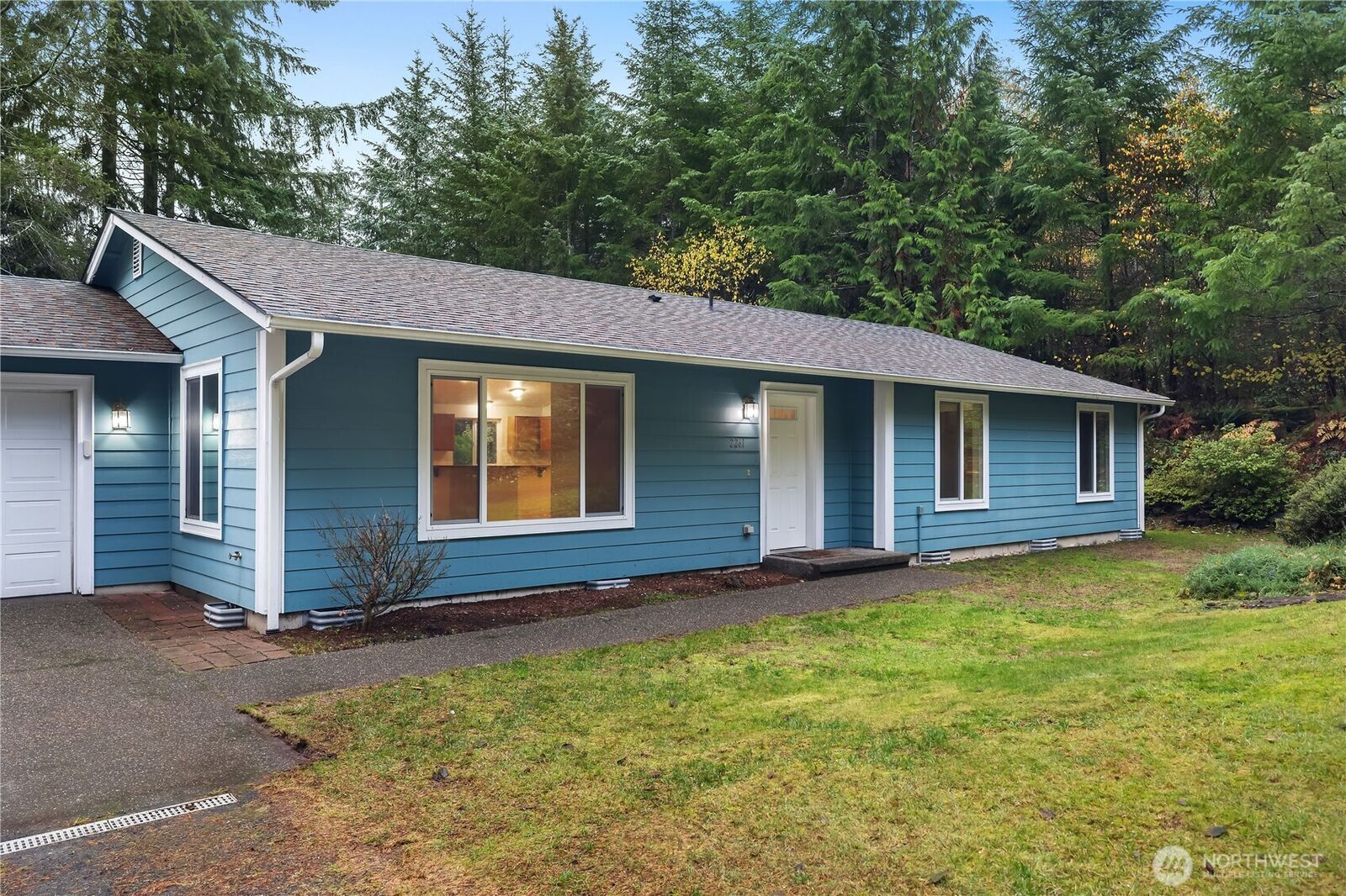 Property Photo: 2261 E Phillips Lake Loop Road WA 98584