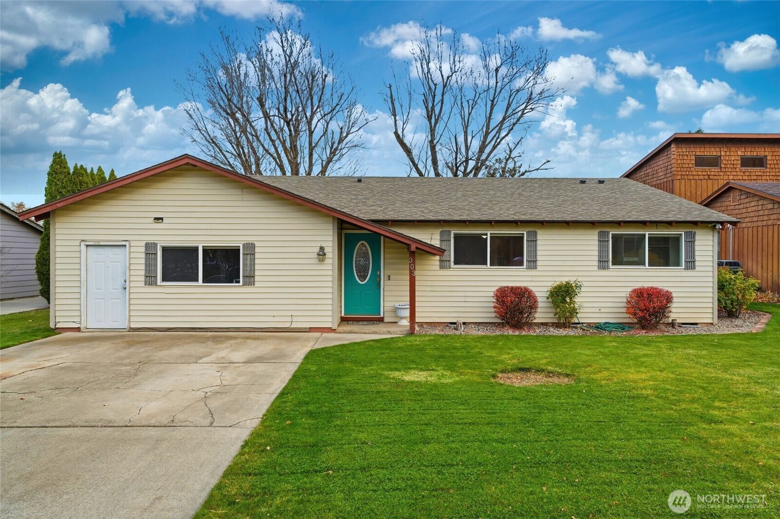 Property Photo:  303  Dehaven Street  OR 97862 