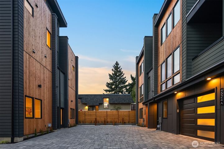 Property Photo: 4524 Corliss Avenue N A WA 98103