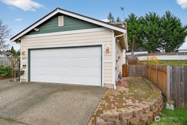Property Photo:  3627  180 Street E  WA 98446 