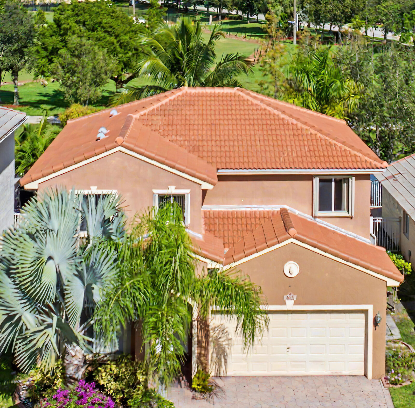 Property Photo:  4015 Banyan Trails Drive  FL 33073 