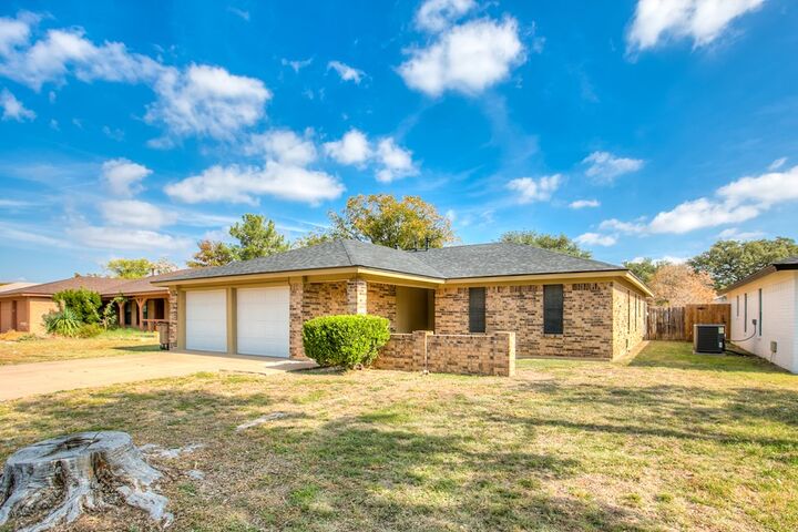 Property Photo: 1204 Gregory Dr TX 76905