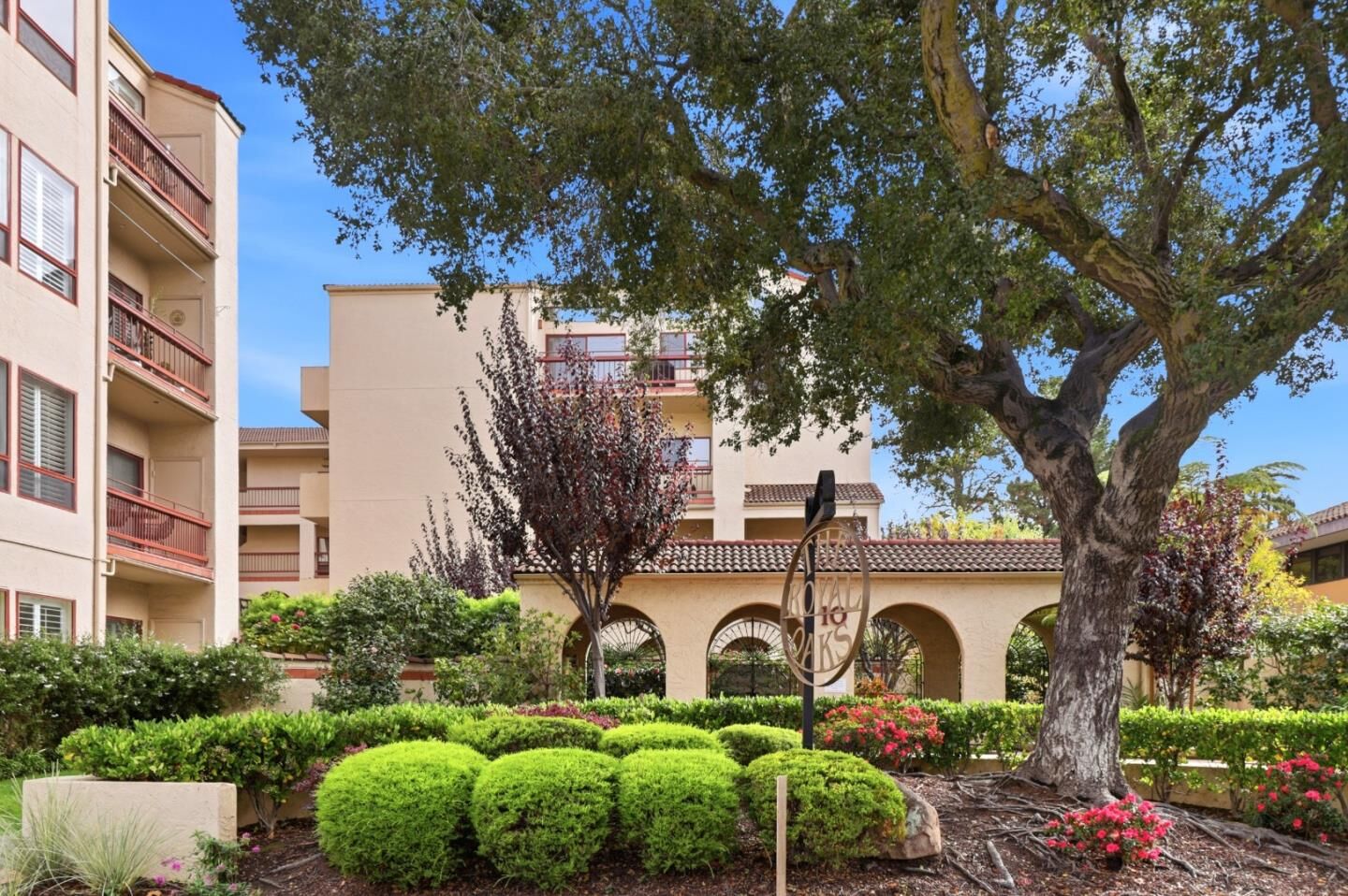 Property Photo: 10 9th Avenue 201 CA 94401