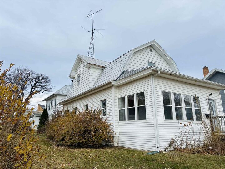 Property Photo:  303 3rd Street  WI 53913 