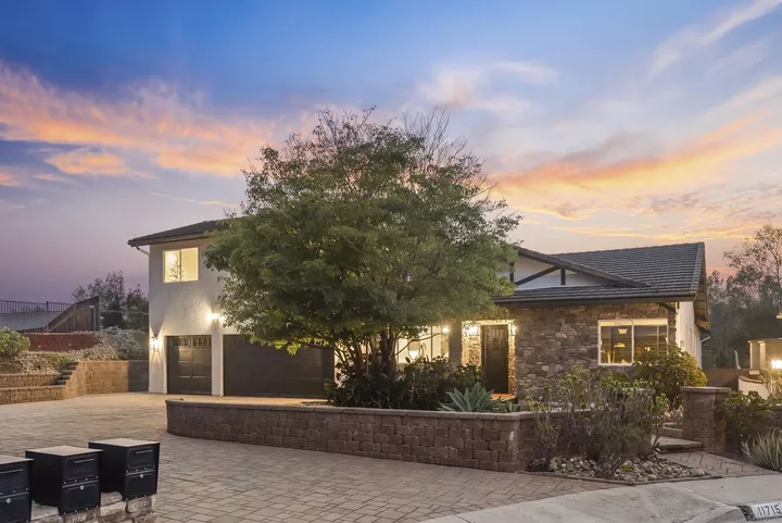 Property Photo: 11715 Lake Grove Ct CA 92131