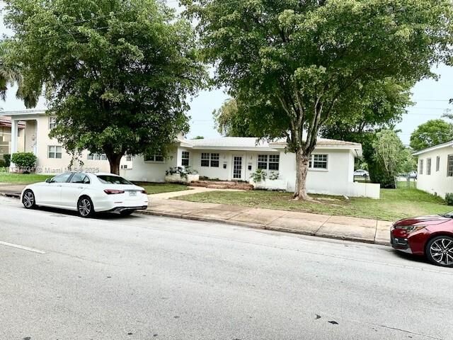 Property Photo:  3801 Ponce De Leon Blvd Efficiency  FL 33134 