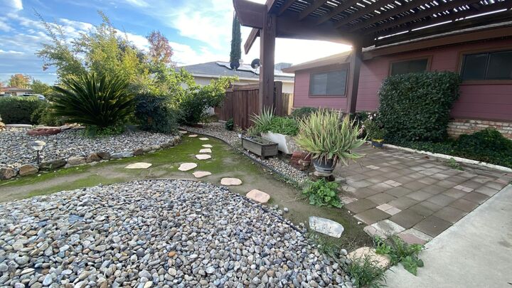 Property Photo: 3005 S Verde Vista Street CA 93277