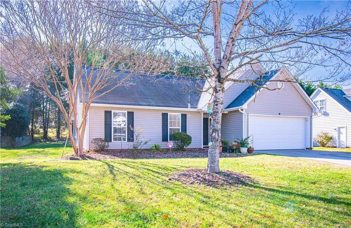 Property Photo: 2818 Bridgeport Drive NC 27103