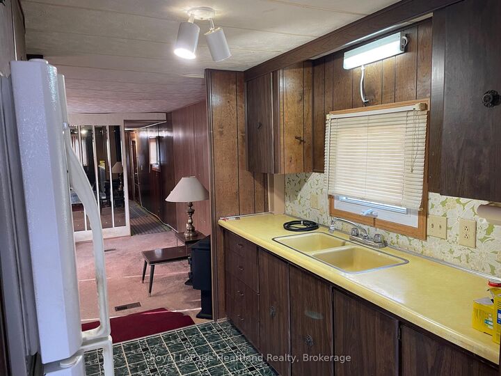 Property Photo:  45 Cherokee Lane  ON N7A 3Y2 