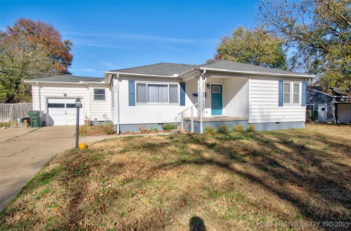 Property Photo: 2500 Elmira St OK 74403