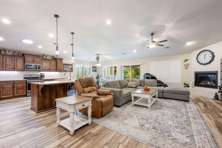 Property Photo: 4047 S 890 E UT 84780