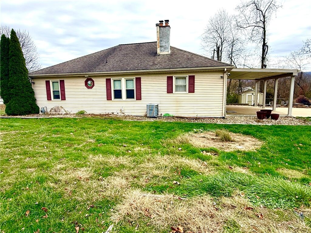Property Photo: 131 Edison PA 15401