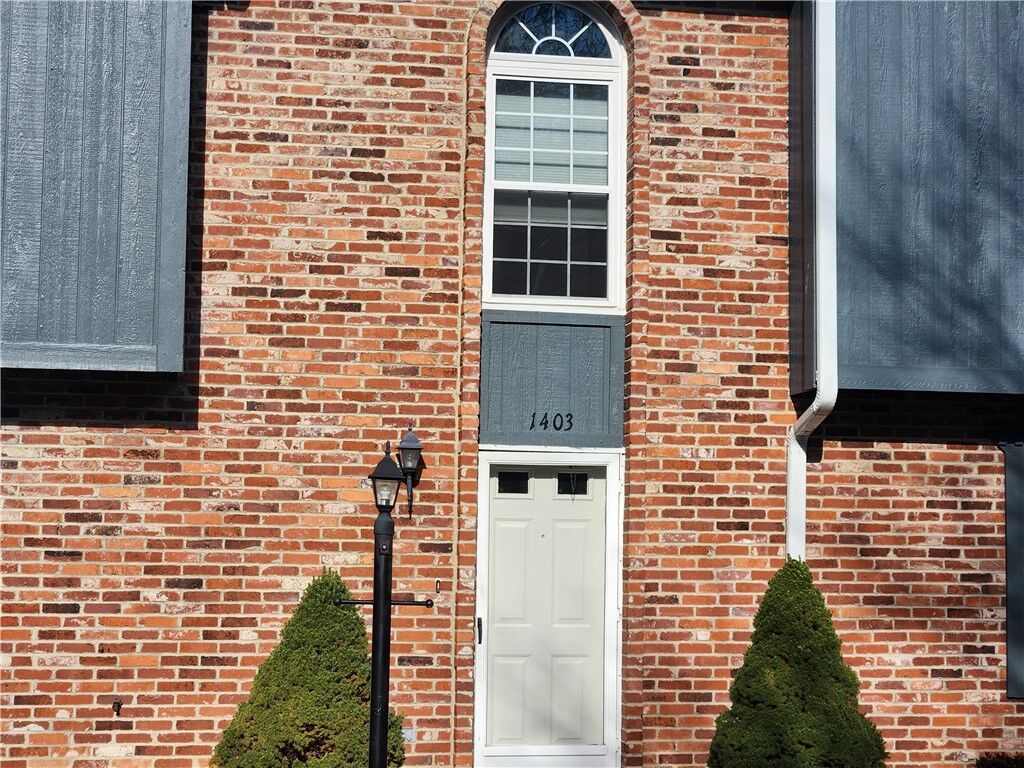 Property Photo:  1403 Timberglen Dr  PA 15126 