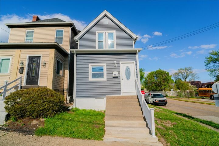 Property Photo:  202 Hazelwood Avenue  PA 15202 