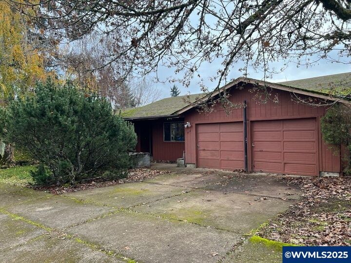 Property Photo:  1874 Cedarcrest Dr S  OR 97306 