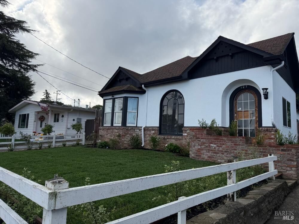 Property Photo: 107 Webster Street CA 94952