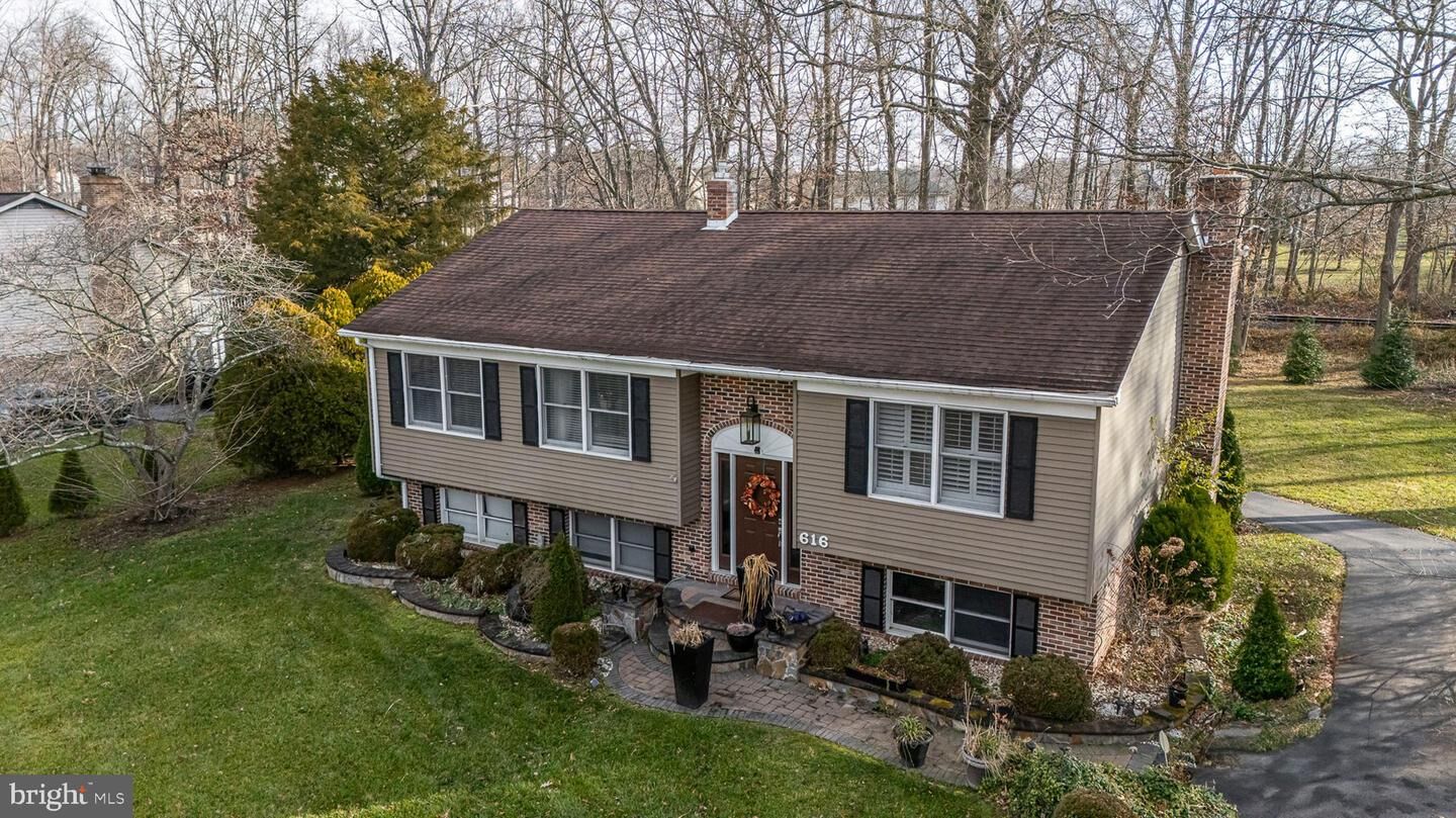 Property Photo:  616 Clifton Drive  DE 19701 