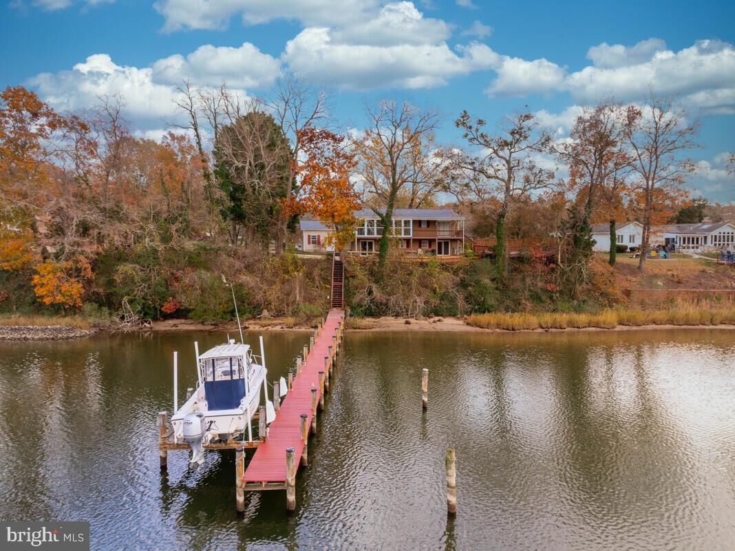 Property Photo:  3925 Shamrock Court  MD 20676 