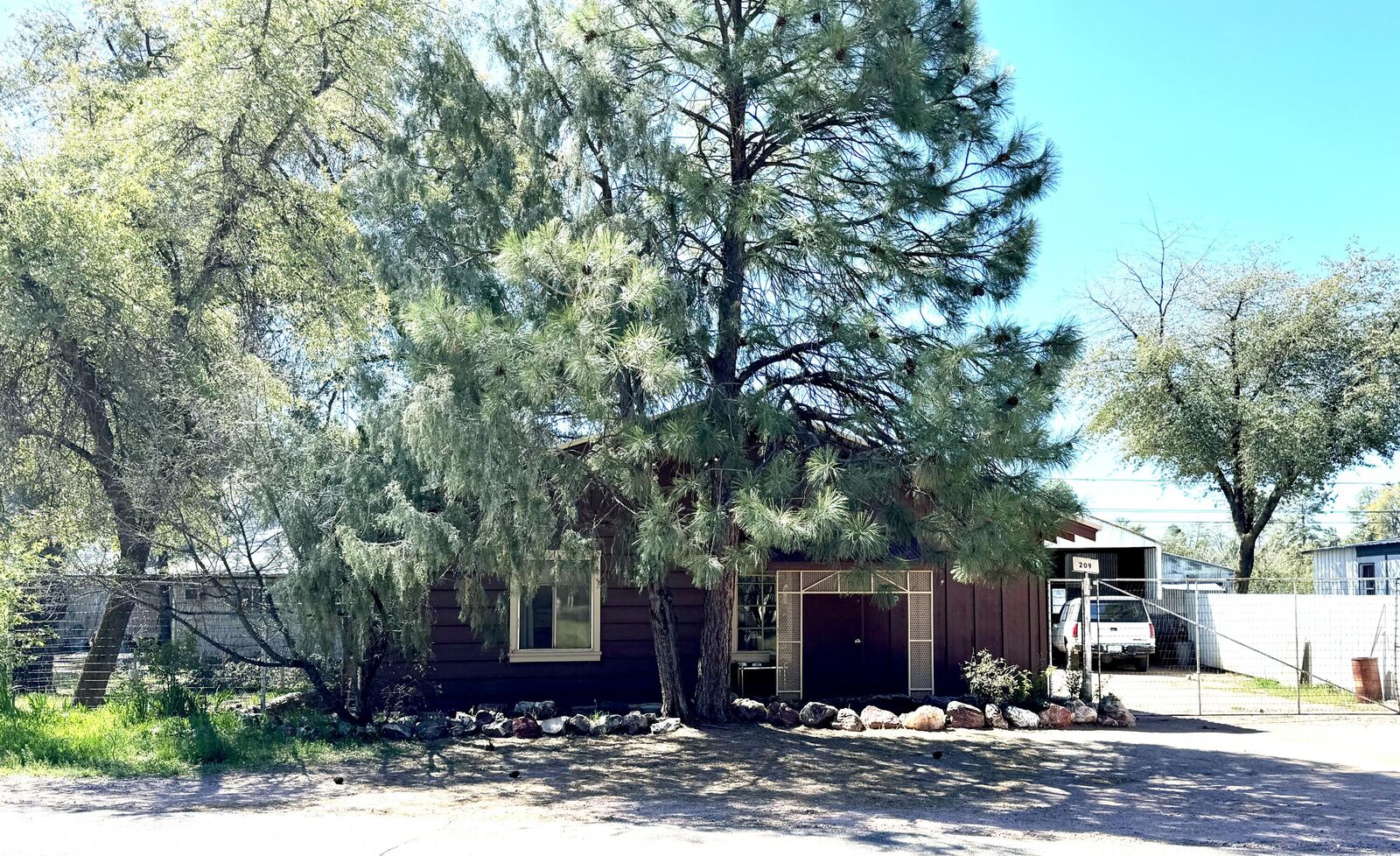 Property Photo:  209 E Wade Lane  AZ 85541 