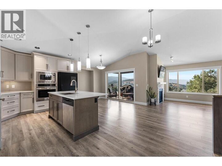 1342 Shaunna Road 5  Kelowna BC V1P 1P8 photo