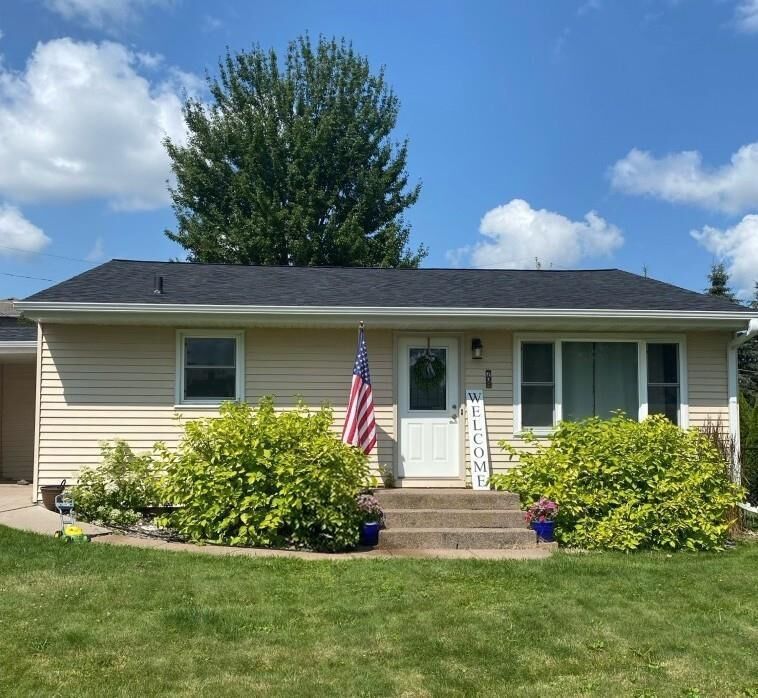 Property Photo:  709 Hickory Street  WI 54448 