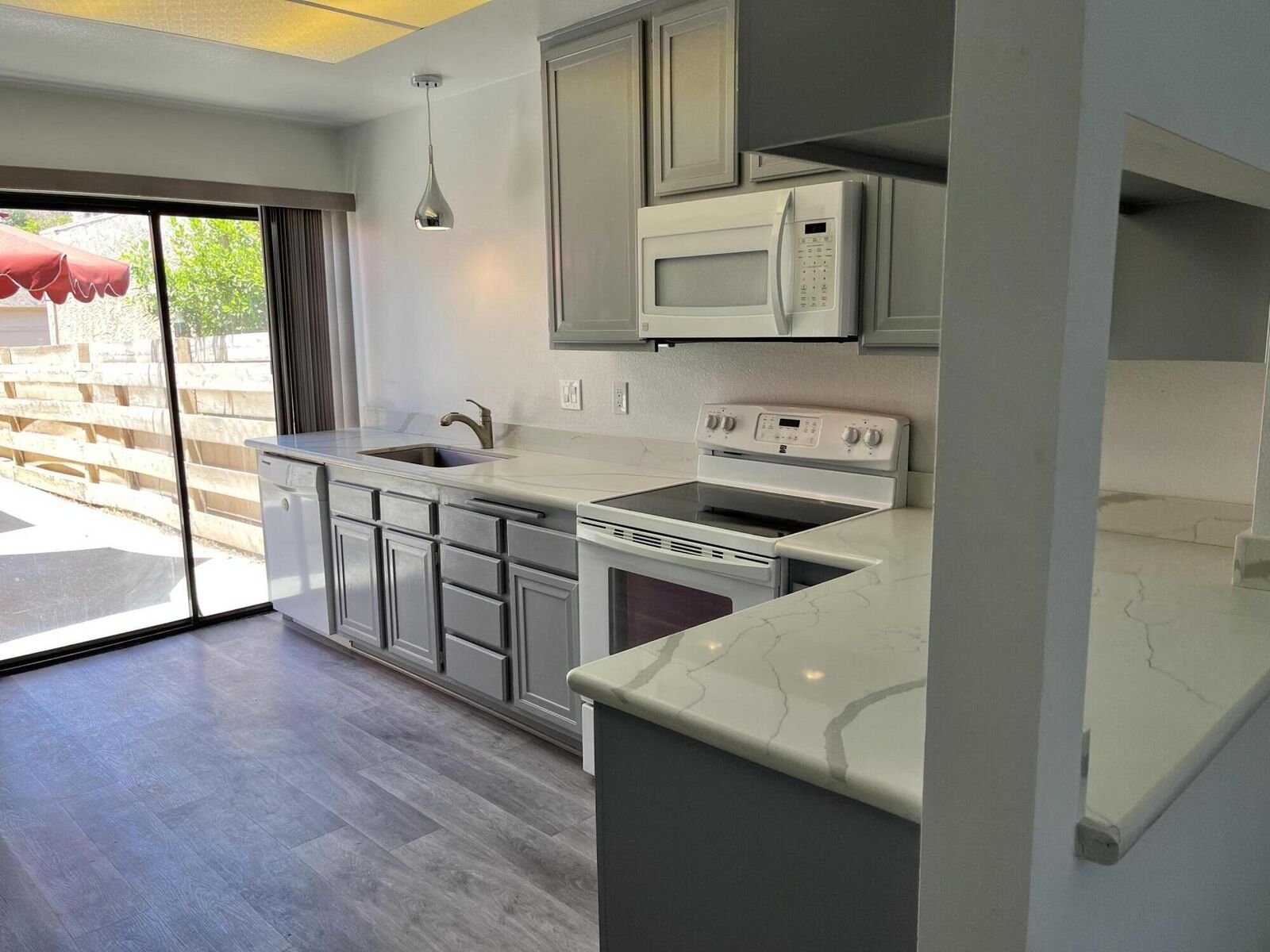 Property Photo:  47974 Oasis Court  CA 92260 