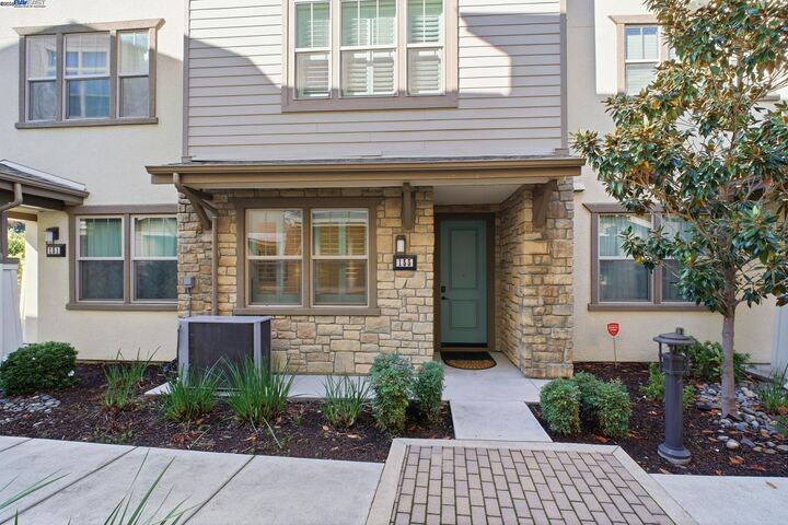 Property Photo: 155 Branta Cmn CA 94539