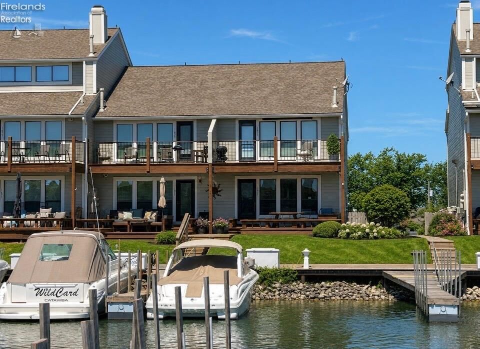 Property Photo:  1661 N Windward  OH 43452 