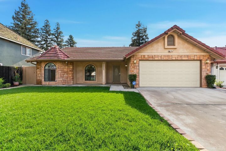 1845 E Evergreen Court  Visalia CA 93292 photo