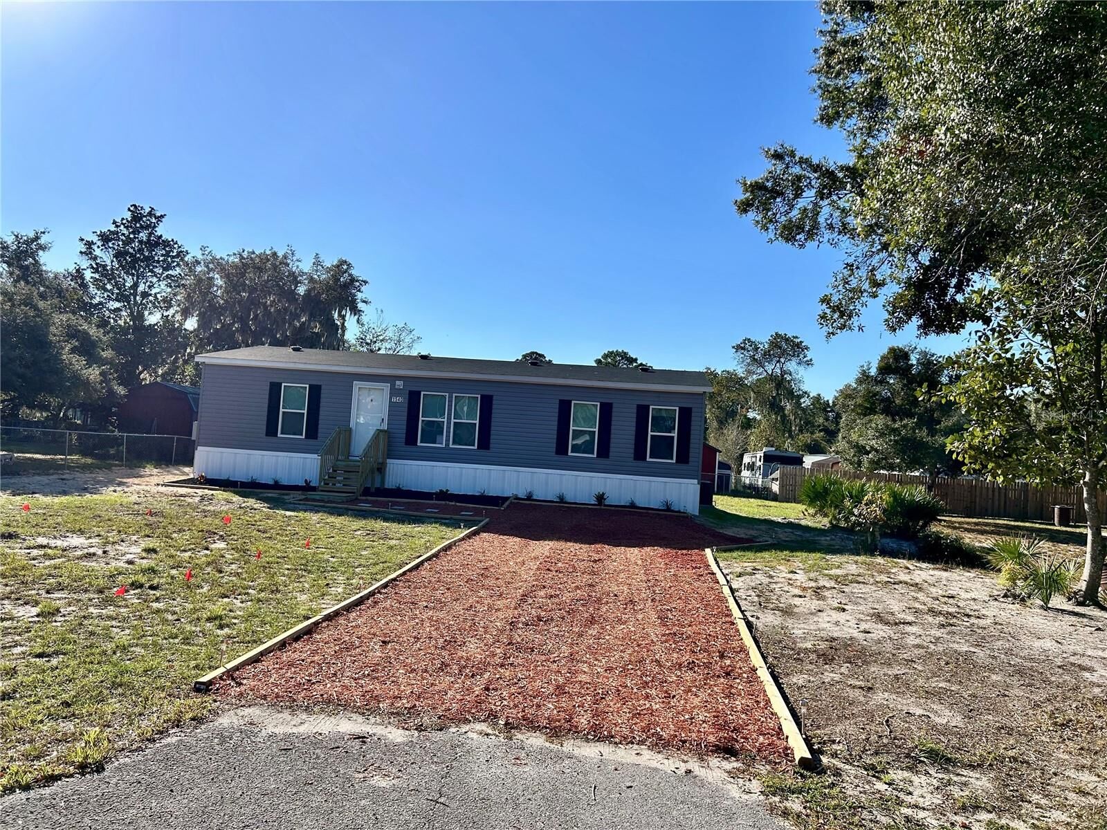 Property Photo:  1540 SE 187th Avenue  FL 34488 