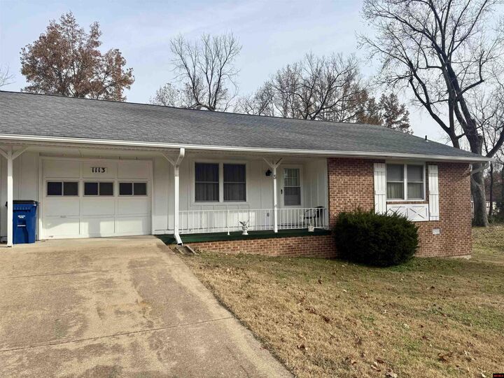 Property Photo: 1113 Meadowbrook Drive AR 72653