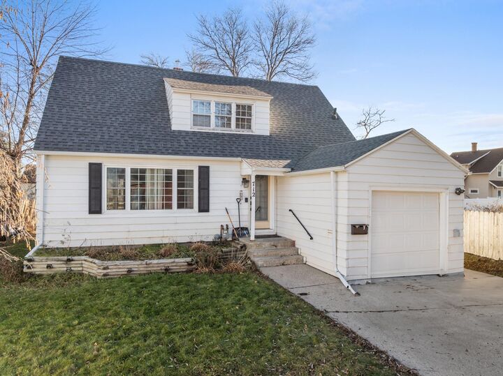 712 Normals St  Minot ND 58703-2257 photo