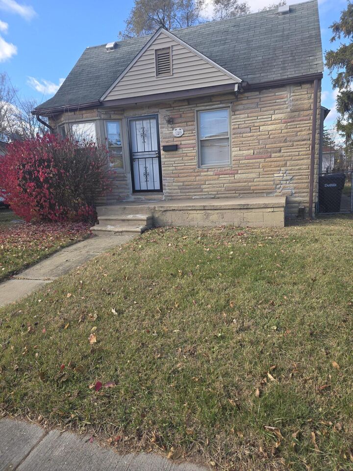 Property Photo:  17955 Charest Street  MI 48212 