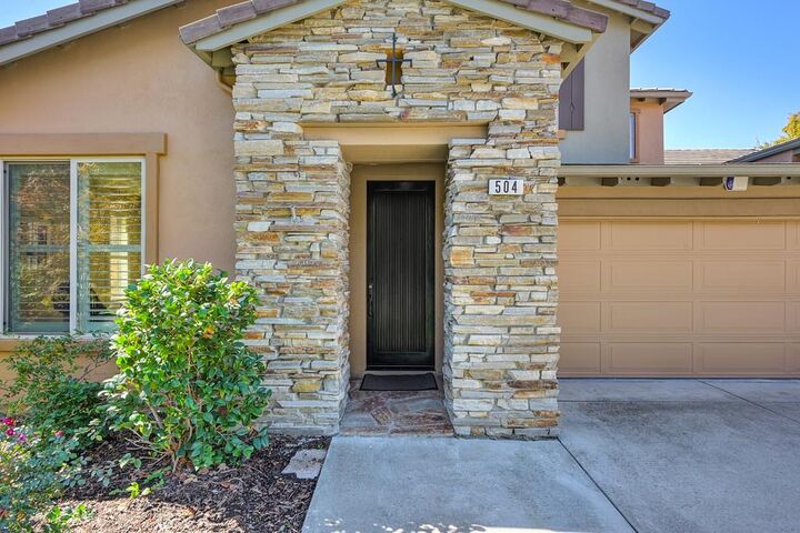 Property Photo:  504 Silvaner Court  CA 95762 